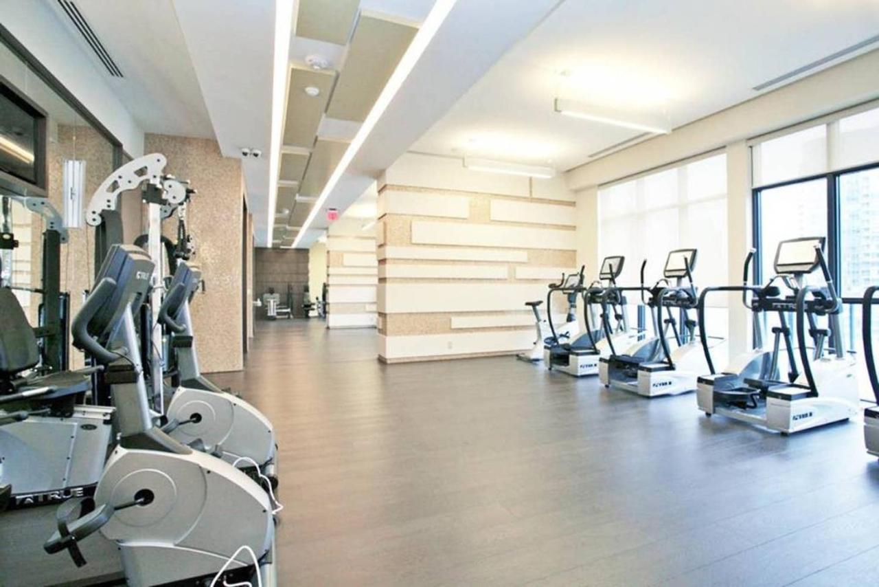 Stunning Views Of Downtown - Luxury High Rise With King Bed! Villa Toronto Buitenkant foto