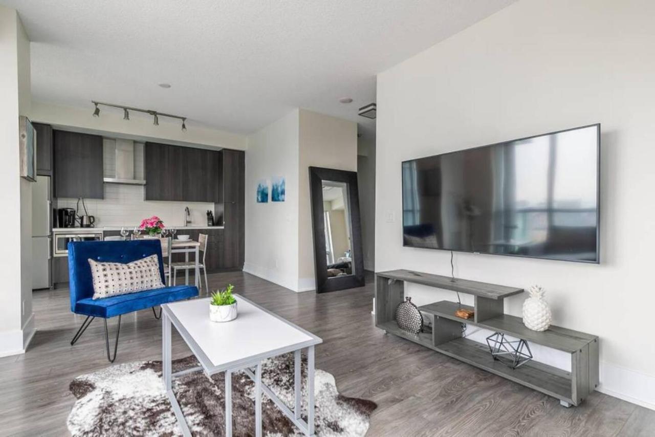 Stunning Views Of Downtown - Luxury High Rise With King Bed! Villa Toronto Buitenkant foto