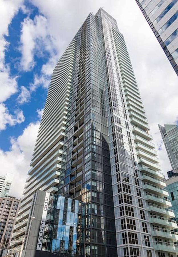 Stunning Views Of Downtown - Luxury High Rise With King Bed! Villa Toronto Buitenkant foto